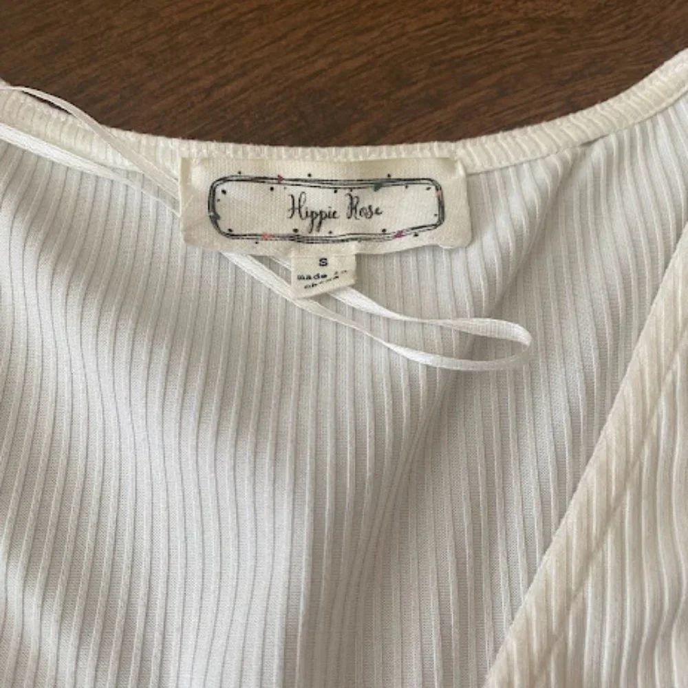Hippie Rose White Ribbed Ruched Front Top - Picture 3 of 3